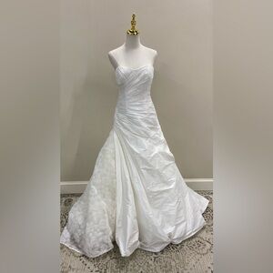 Elegant White Strapless Gown